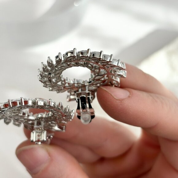 NWT Marquise Cubic Zirconia Kenneth Jay Lane White Gold Spiral Foliage Clip Ons - Picture 9 of 10